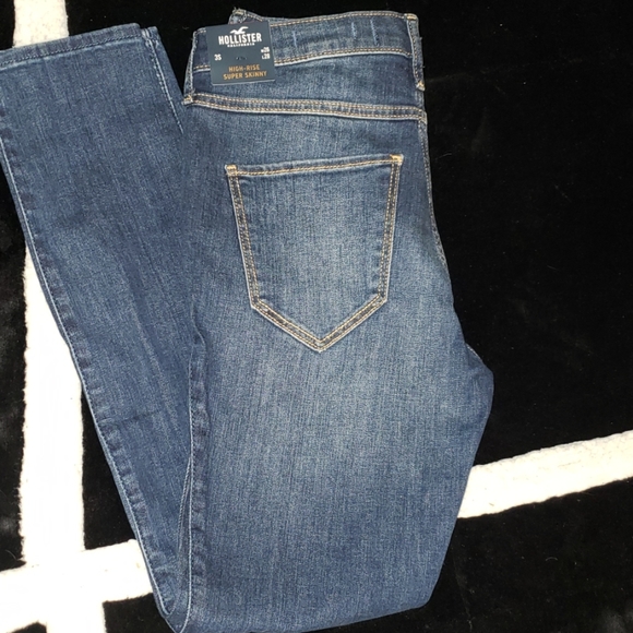 HOLLISTER NWT cal 3s high rise - Picture 6 of 8